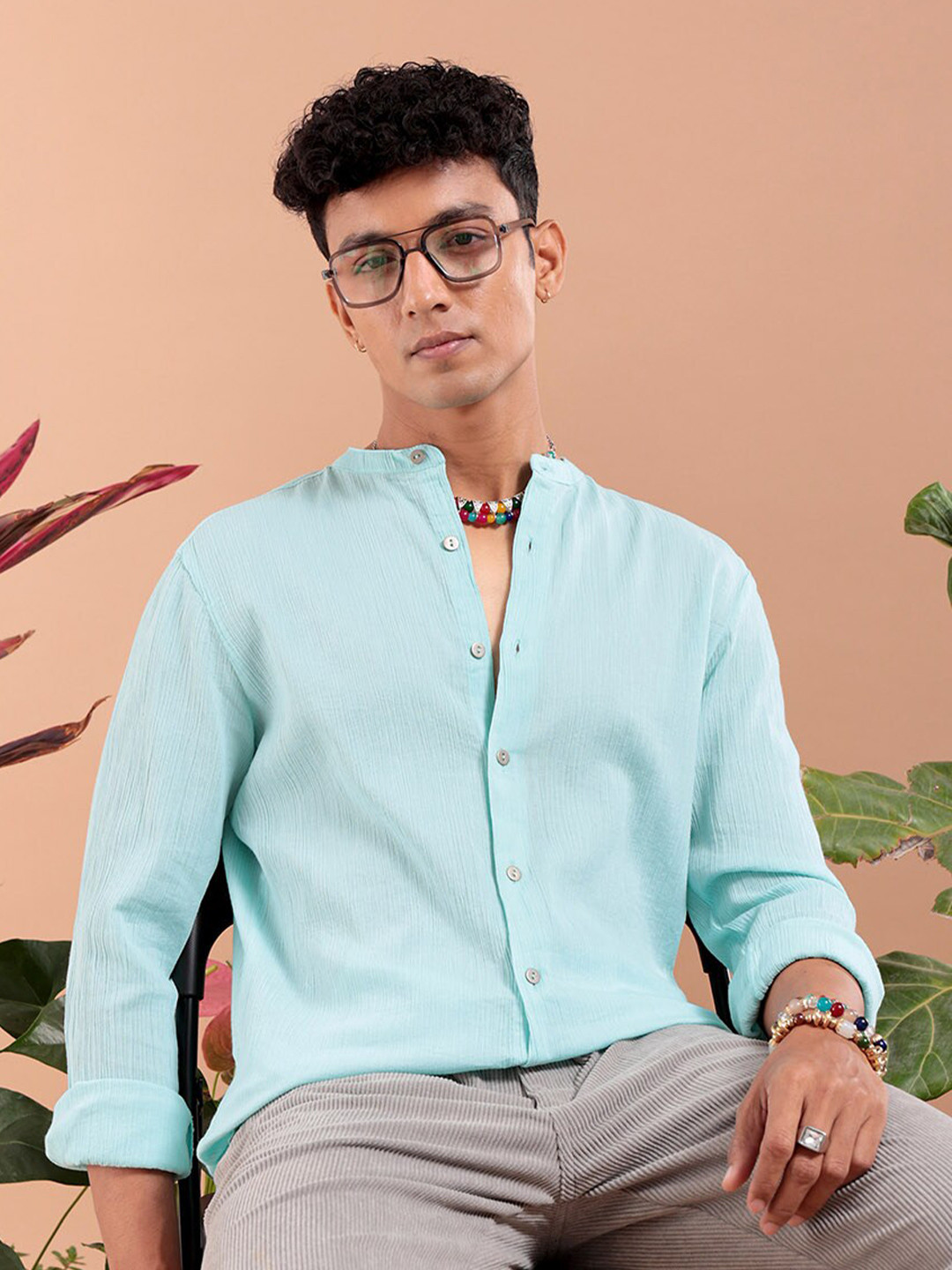 

The Indian Garage Co Men Slim Fit Textured Mandarin Collar Resortwear Shirt, Blue