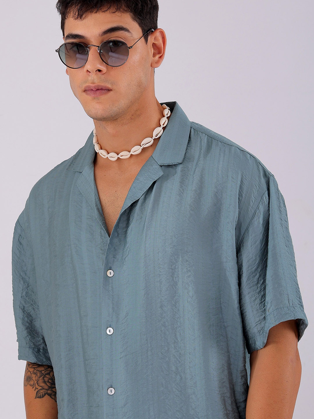 

The Indian Garage Co Men Relaxed Fit Dobby Textured Resortwear Shirt, Green