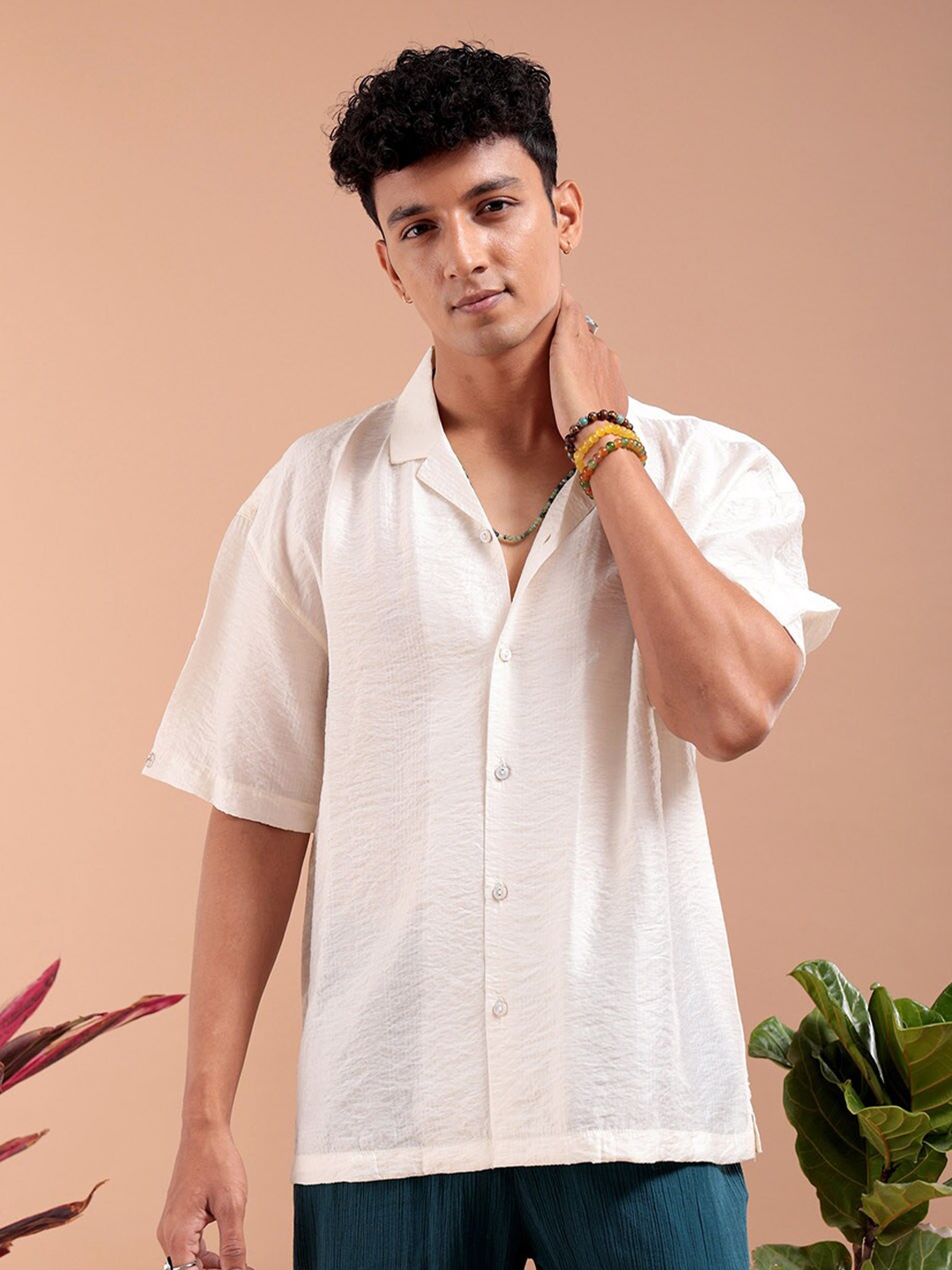 

The Indian Garage Co Men Relaxed Fit Dobby Self Design Resortwear Shirt, Beige