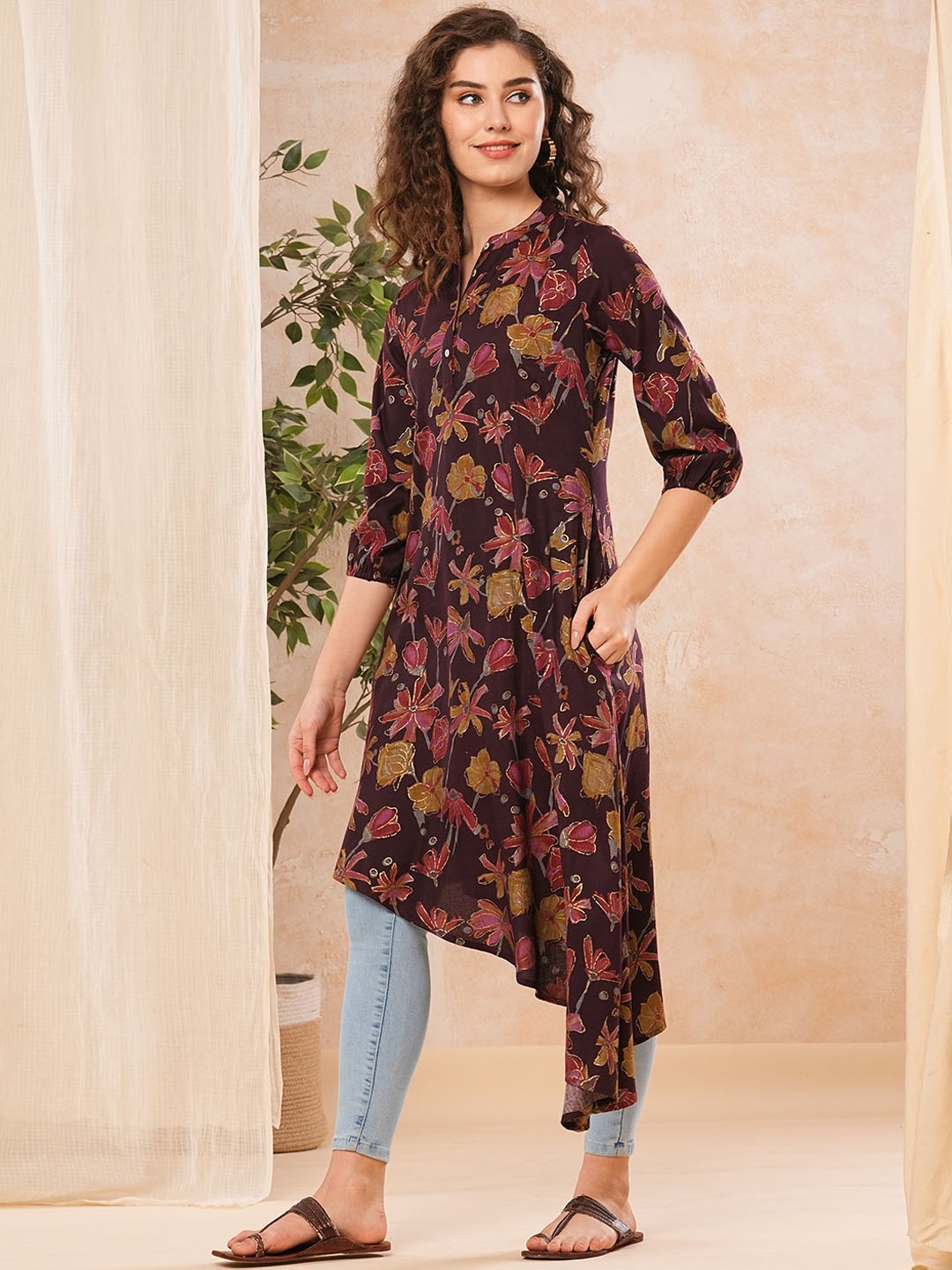

Globus Floral Print Asymmetric Hem Mandarin Collar Fusion Kurta, Purple