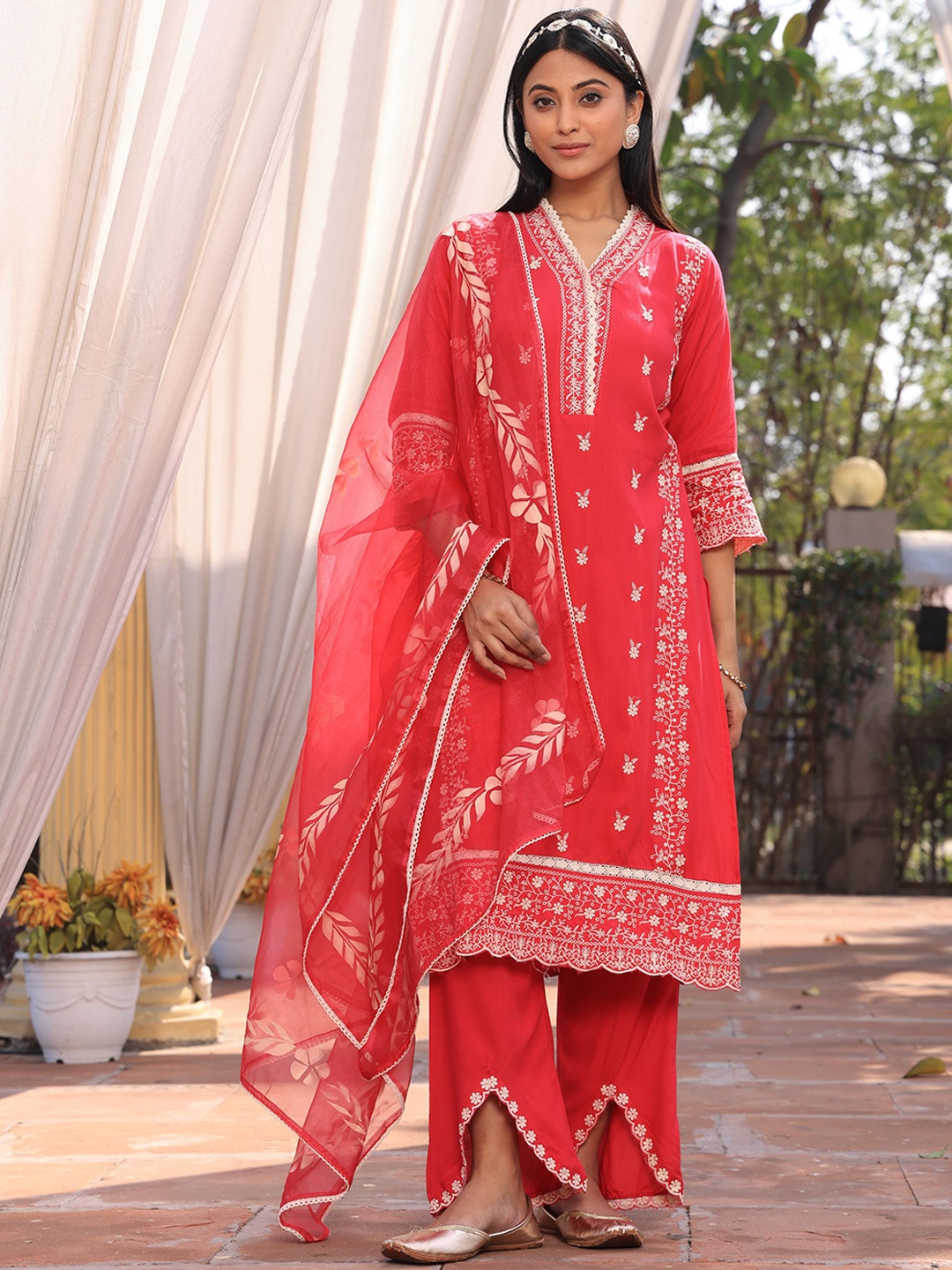 

Armaan Ethnic Women Ethnic Motifs Embroidered Kurta with Palazzos & Dupatta, Pink