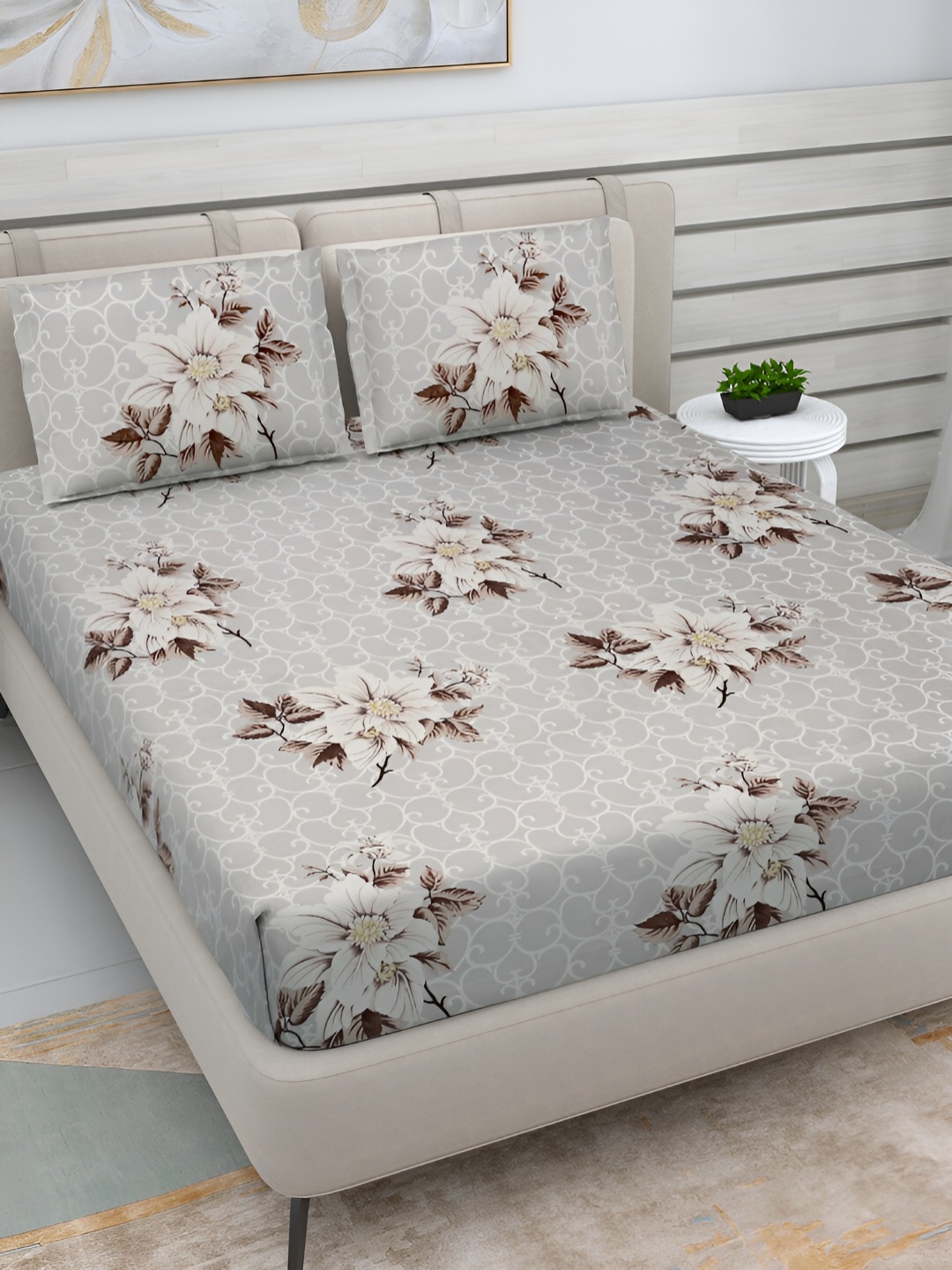 

FABINALIV Grey & Cream-Coloured Floral Print 300 TC King Size Bedsheet & 2 Pillow Covers
