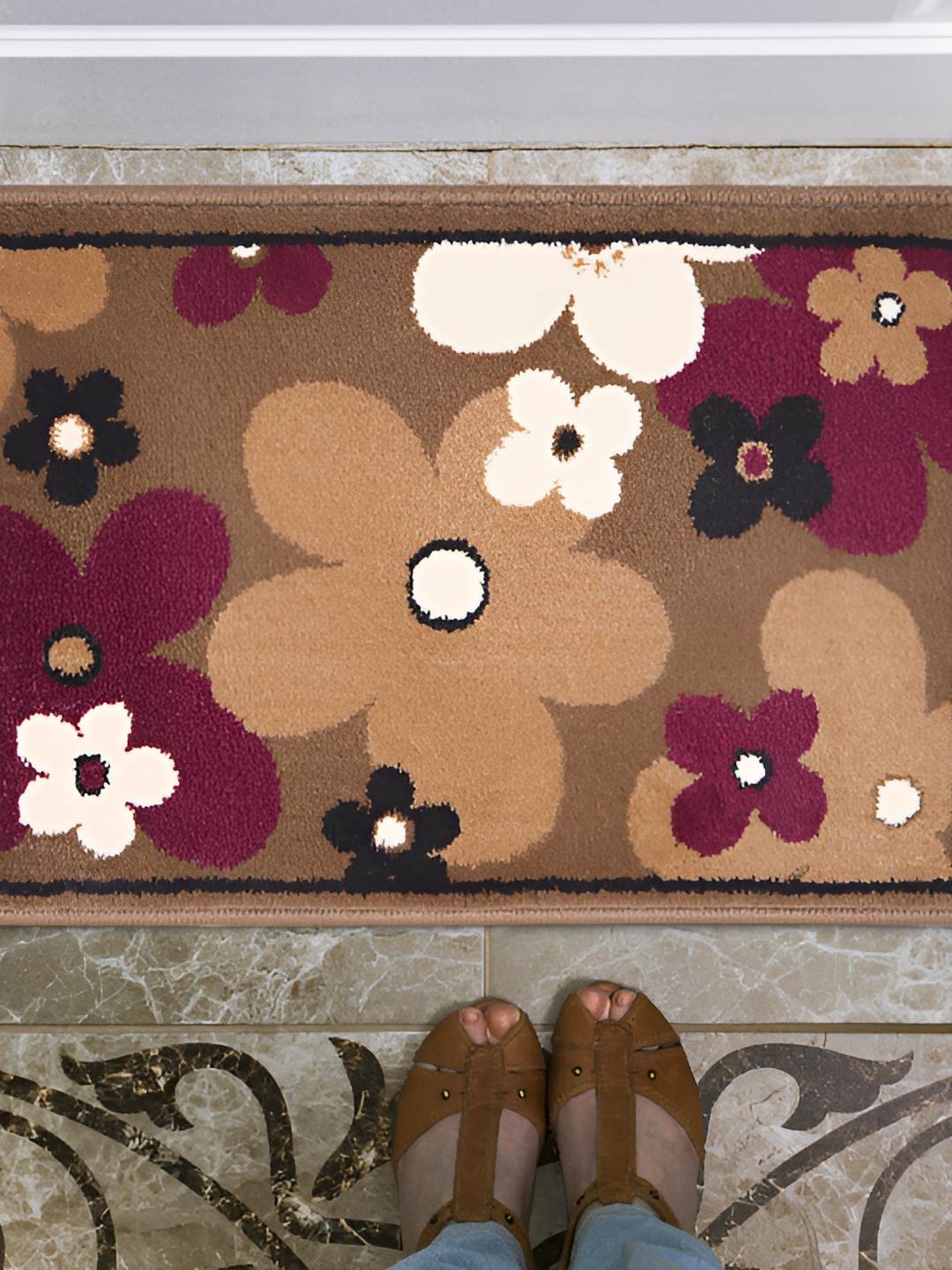 

Carpet Galore Maroon & Beige Patterned Water-Resistant Door Mat