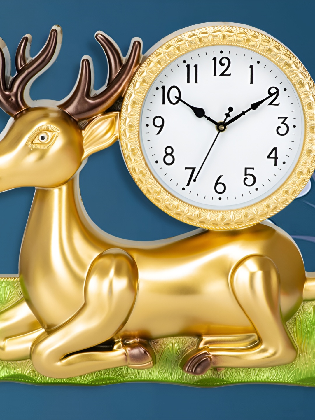 

Attractionz Gold-Toned Round Shaped Textured Analogue Wall Clock