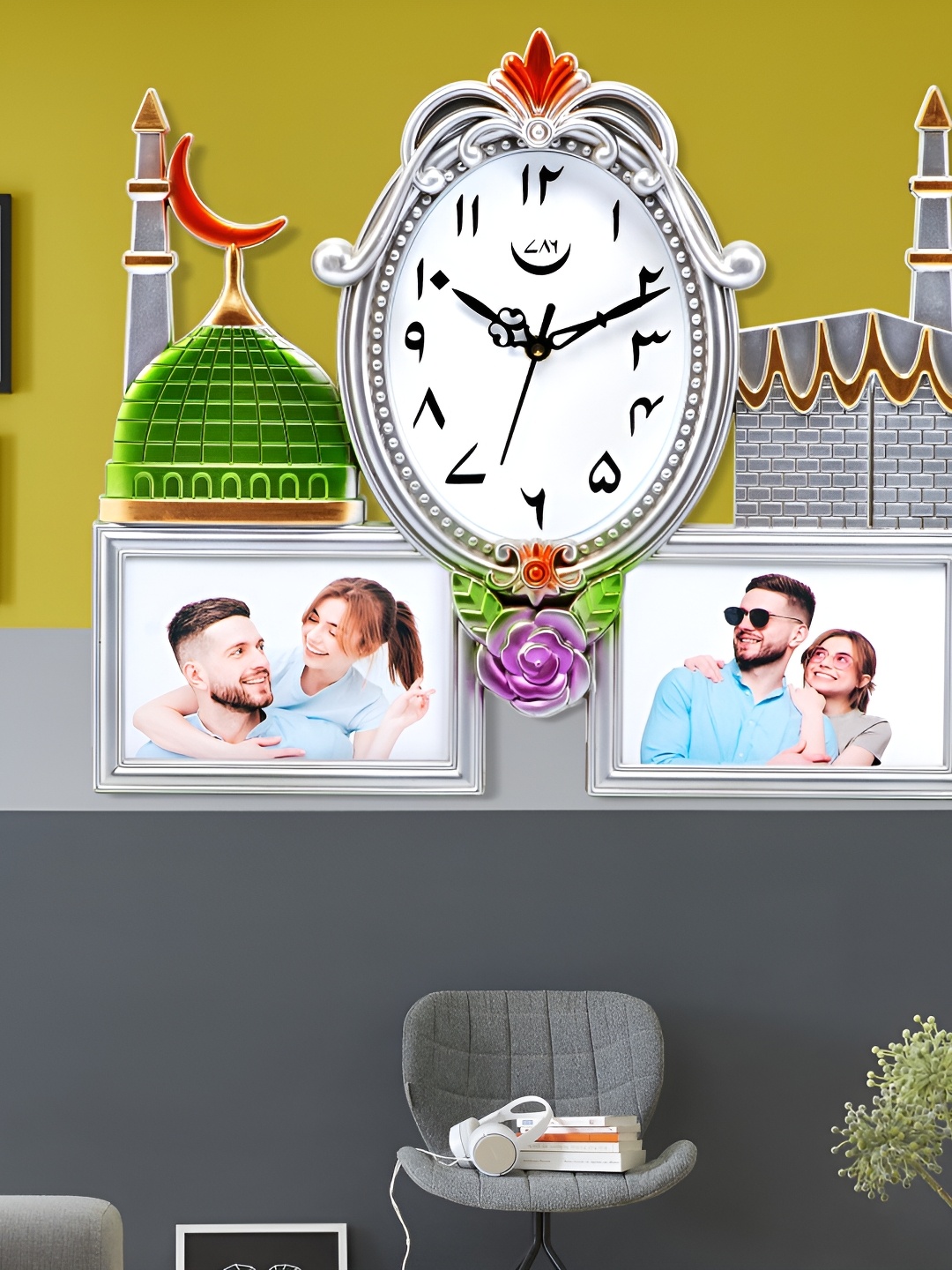 

Attractionz Silver-Toned & White Analogue Contemporary Wall Clock