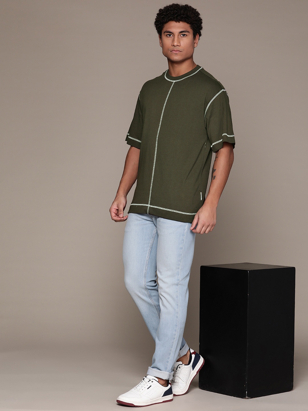 

The Roadster Lifestyle Co. Contrast Stitch Pure Cotton Relaxed Fit T-shirt, Olive