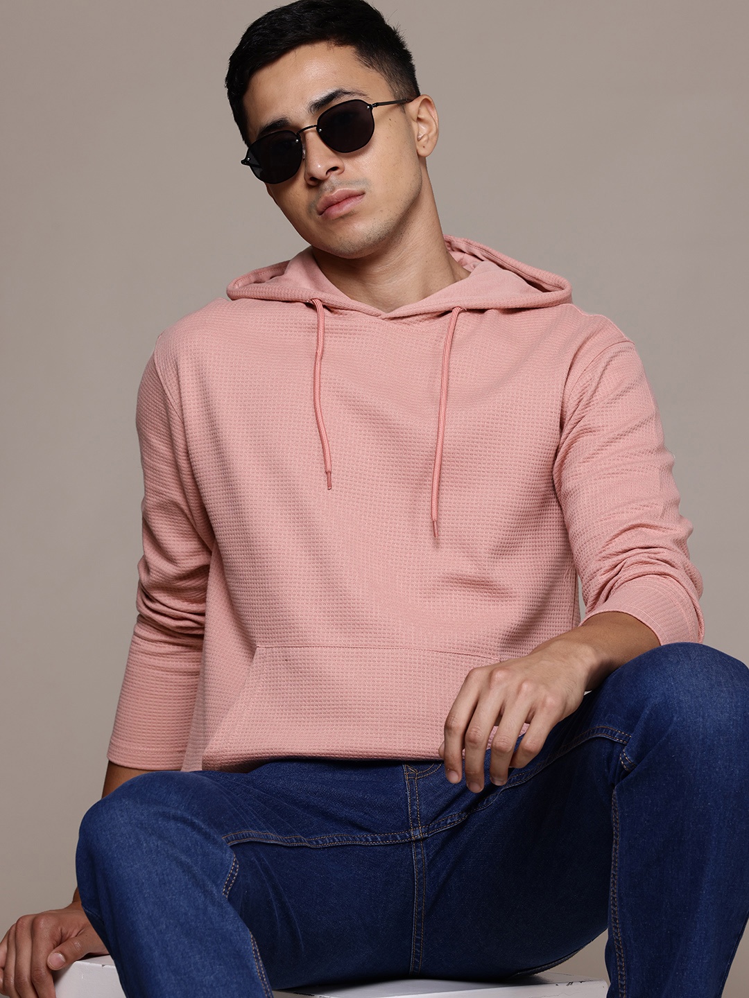 

The Roadster Lifestyle Co. Textured Relaxed Fit Hooded T-shirt, Rose