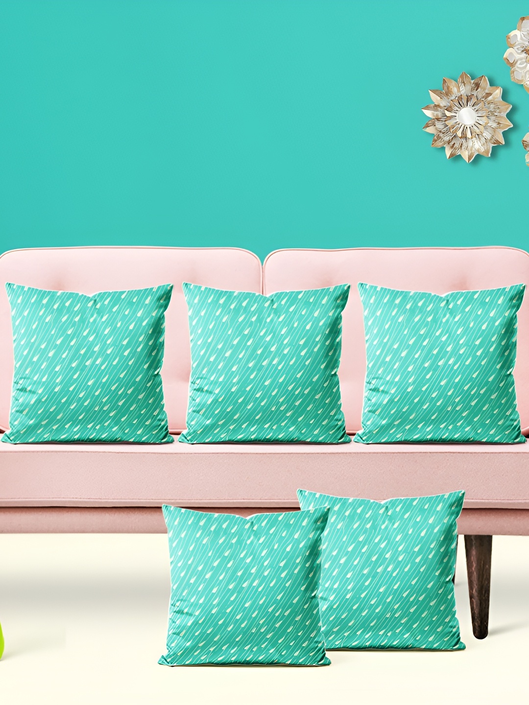 

ArtzFolio Green & White 5 Pieces Velvet Square Cushion Covers