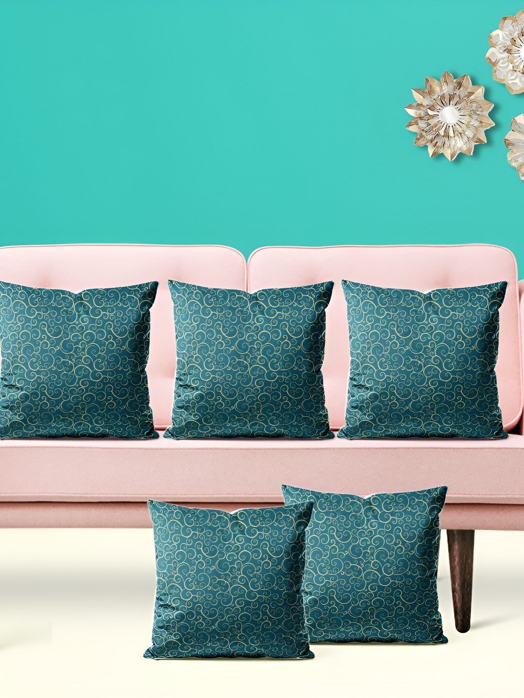 

ArtzFolio Green 5 Pieces Velvet Square Cushion Covers