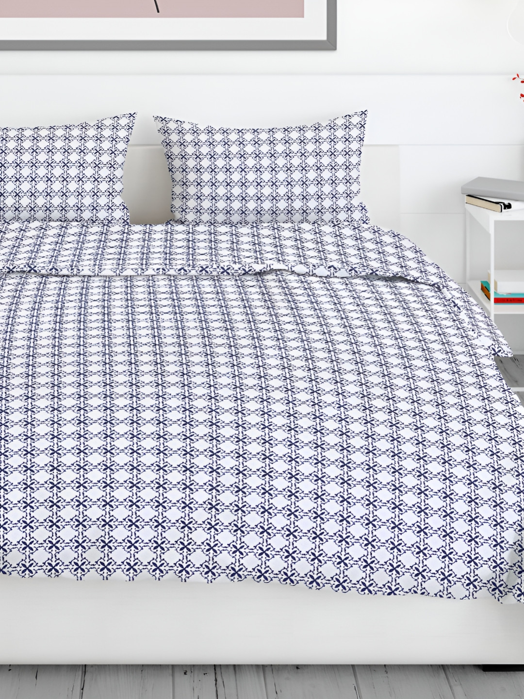 

Aura Blue & White Geometric 200 TC Queen Bedsheet with 2 Pillow Covers