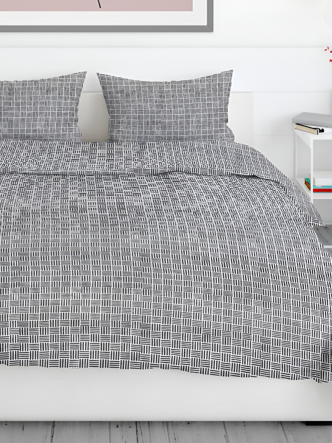 

Aura Black & White Geometric 200 TC King Bedsheet with 2 Pillow Covers
