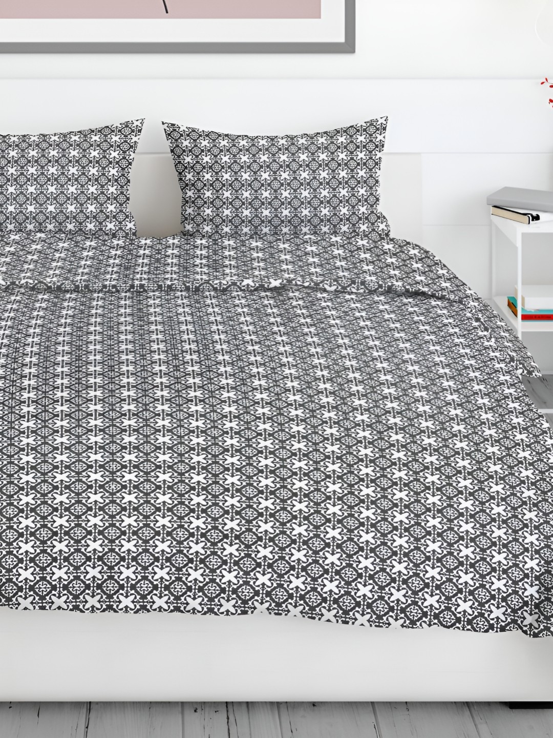 

Aura Black & White Ethnic Motifs 200 TC Queen Bedsheet with 2 Pillow Covers