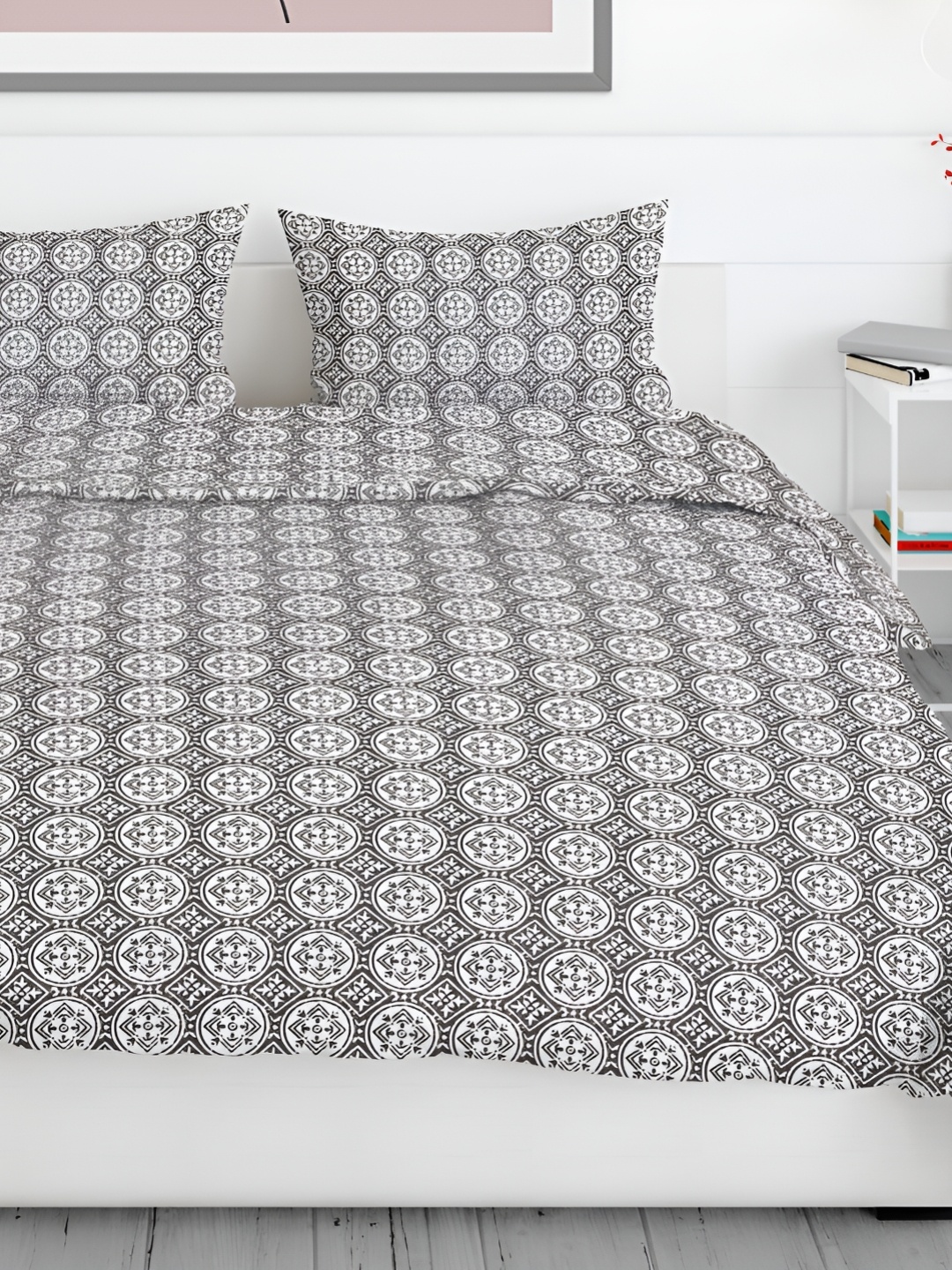 

Aura Green & White Ethnic Motifs 200 TC Queen Bedsheet with 2 Pillow Covers