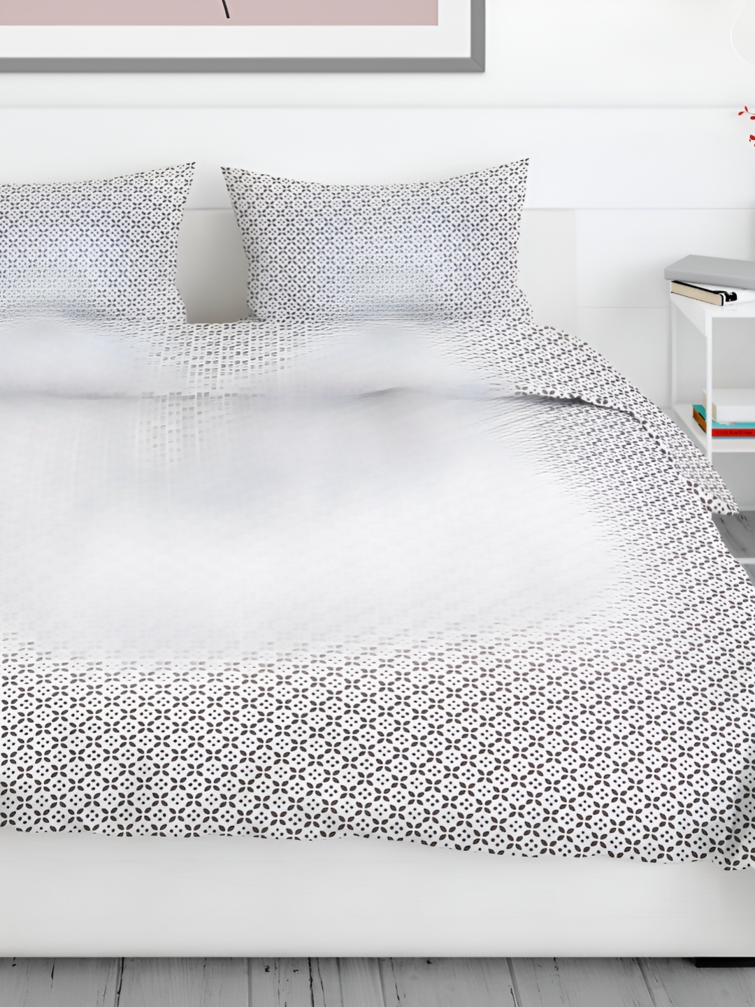 

Aura Black & White Geometric 200 TC King Bedsheet with 2 Pillow Covers