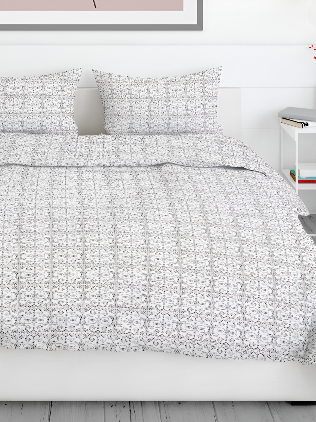 

Aura Maroon & White Ethnic Motifs 200 TC Queen Bedsheet with 2 Pillow Covers