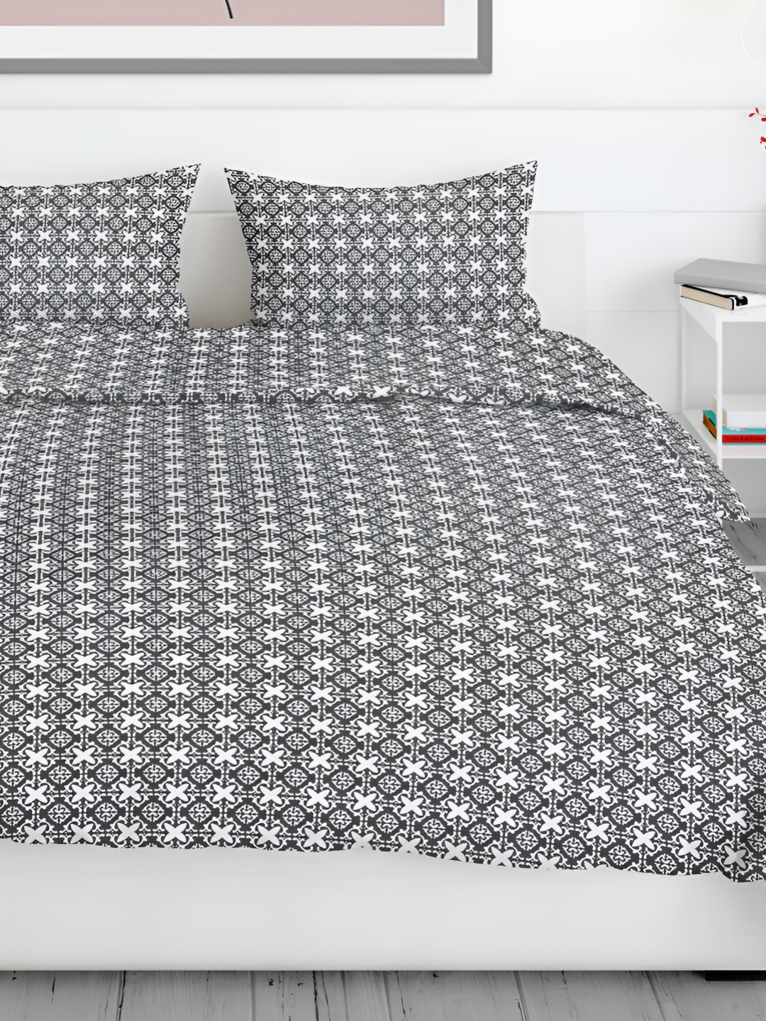 

Aura Black & White Ethnic Motifs 200 TC Queen Bedsheet with 2 Pillow Covers