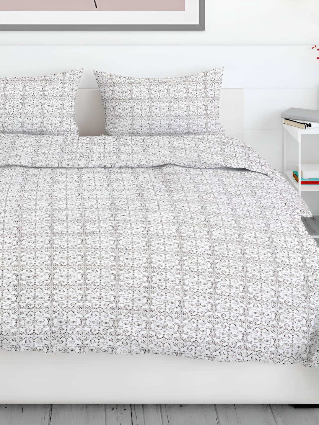 

Aura Maroon & White Ethnic Motifs 200 TC King Bedsheet with 2 Pillow Covers