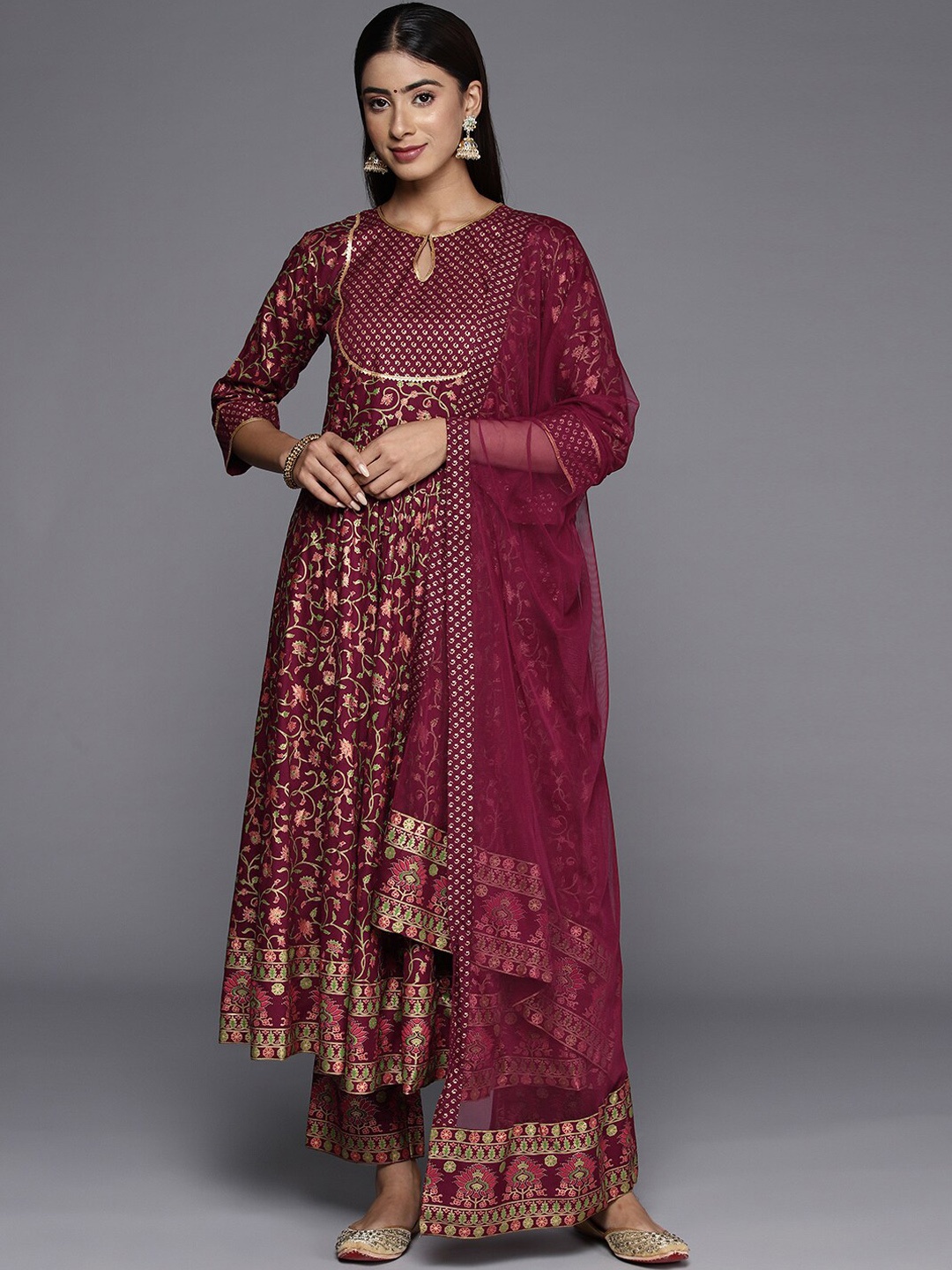 

ANUTTARA FASHIONS Women Floral Printed Empire Gotta Patti Kurta with Trousers & With Dupatta, Maroon