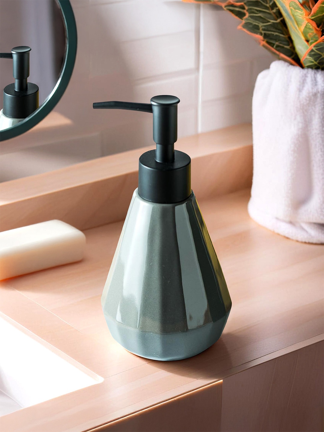 

The Better Home Grey Ceramic Dispenser 250ml