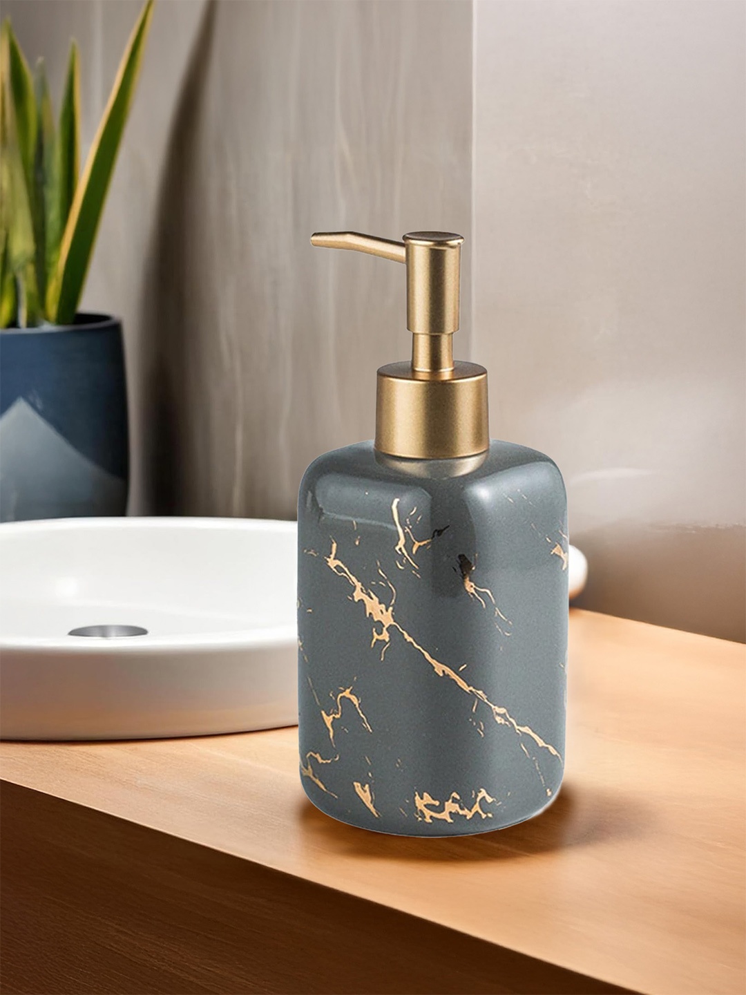 

The Better Home Grey Textured Glossy Contemporary Soap Dispenser 300 ml