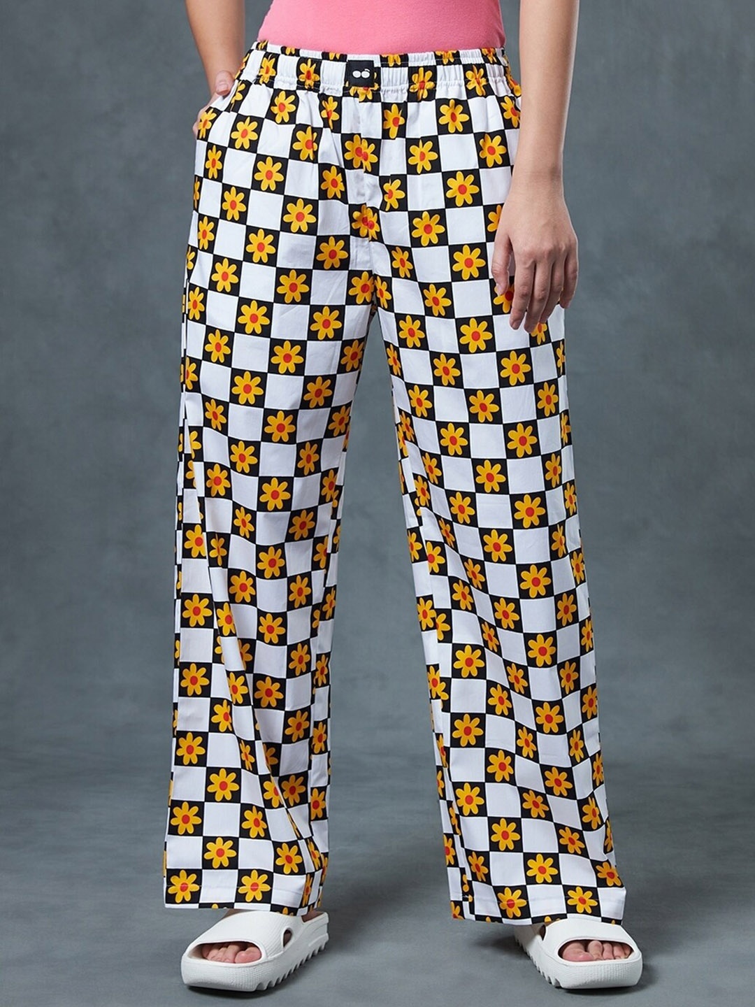 Bewakoof Women Printed Cotton Oversized Trousers, White