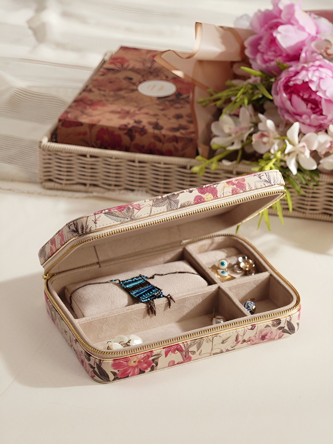 

Pure Home and Living Pink Synthetic Leather Jewellery Organisers