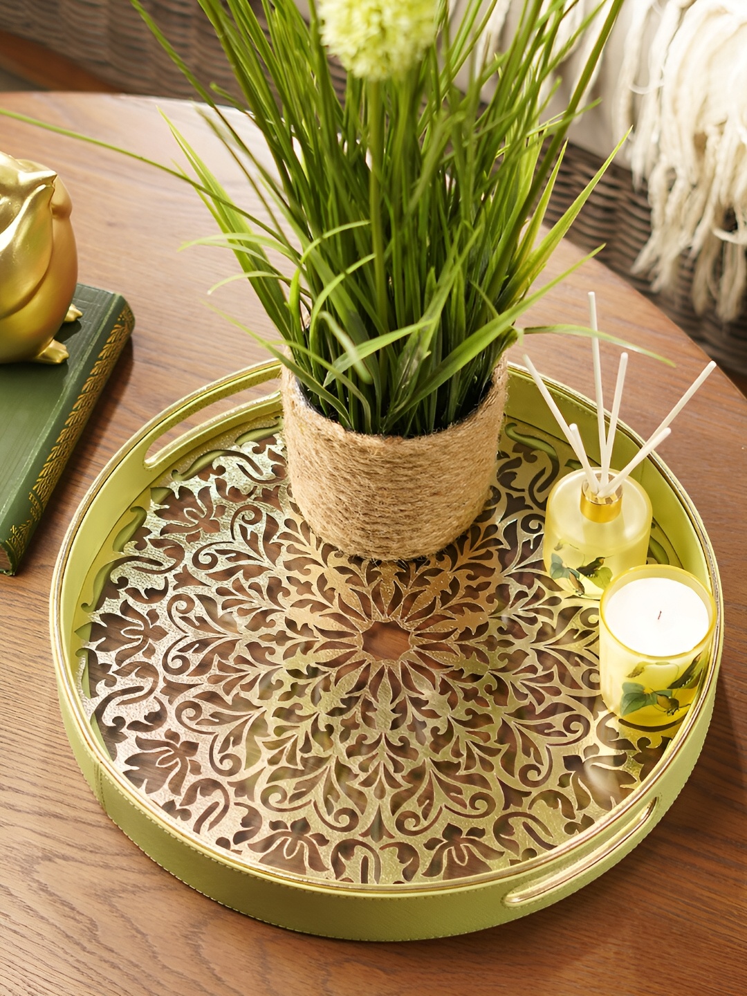 

Pure Home and Living Green Laser-Cut Detail Round Tray