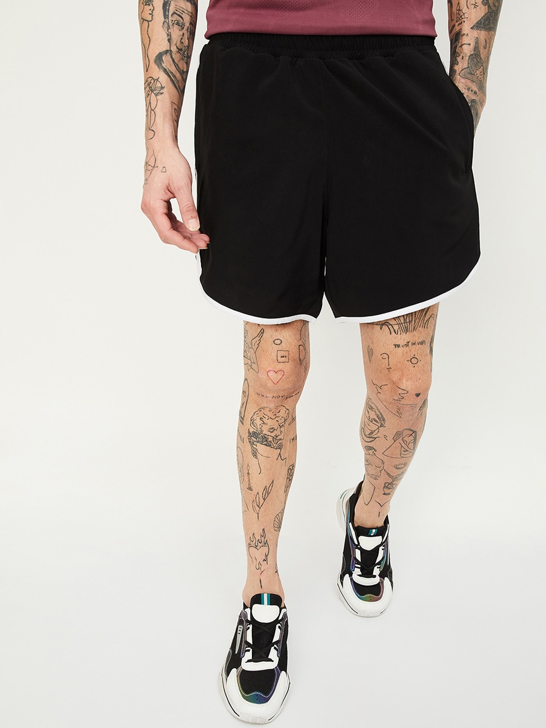 

max Men Mid Rise Shorts, Black