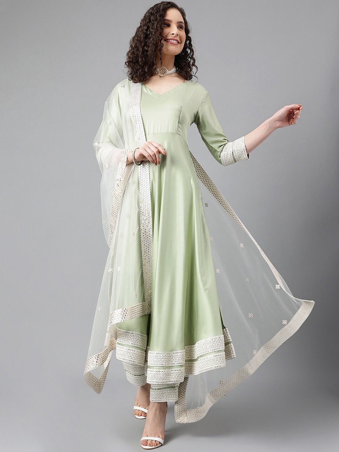 

Khushal K Women Regular Thread Work Kurta with Trousers & With Dupatta, Green