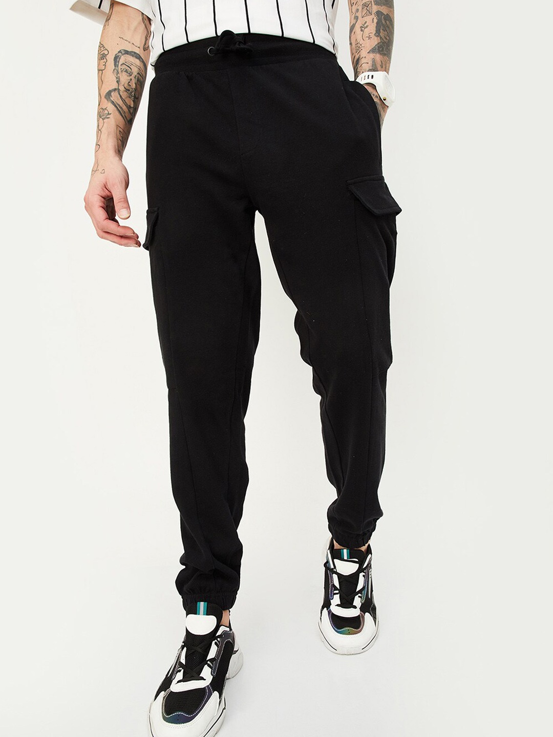 

max Men Solid Pure Cotton Mid-Rise Joggers, Black