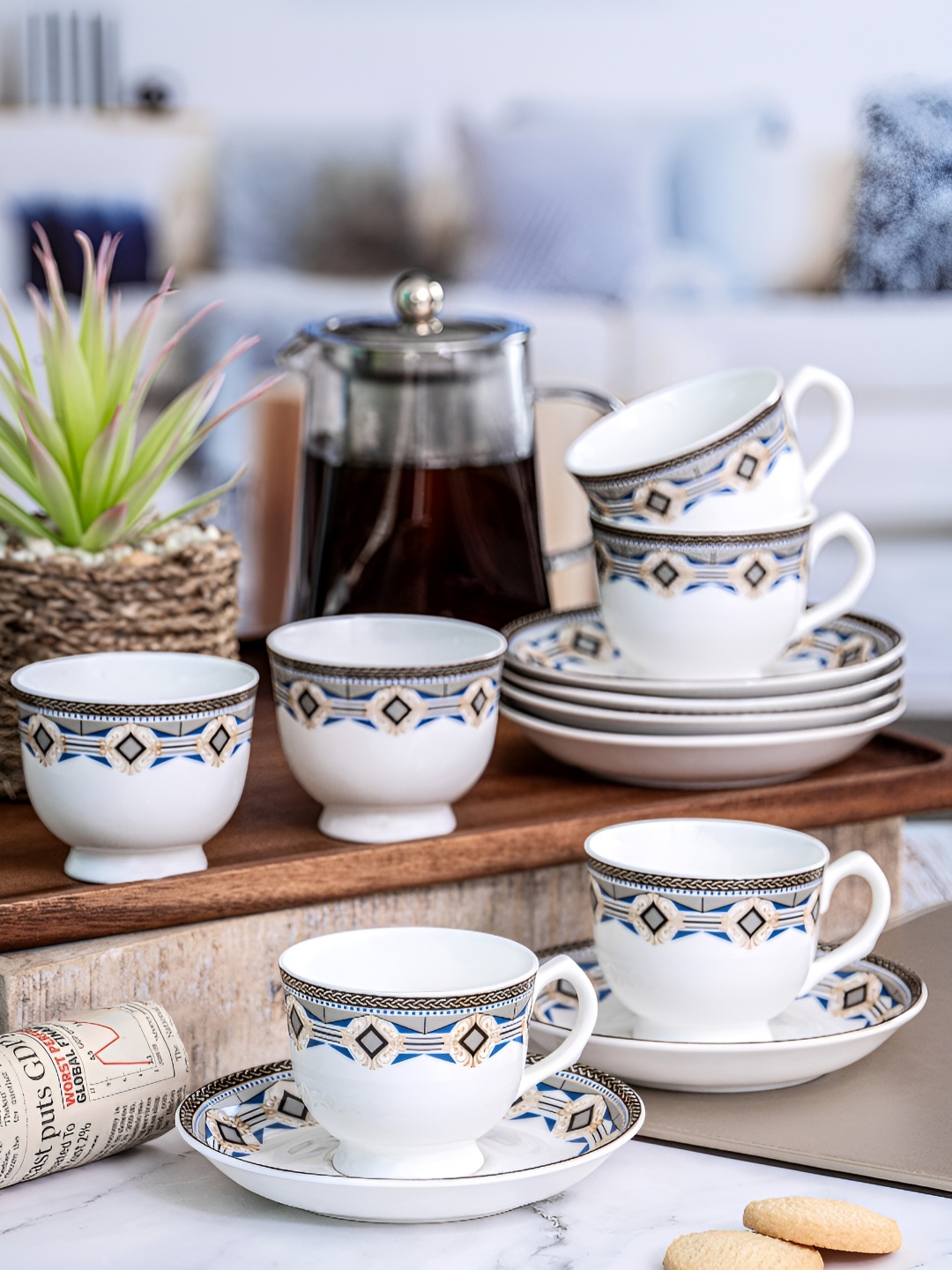 

SONAKI White & Blue Floral Printed Bone China Glossy Cups and Saucers Set of Cups and Mugs