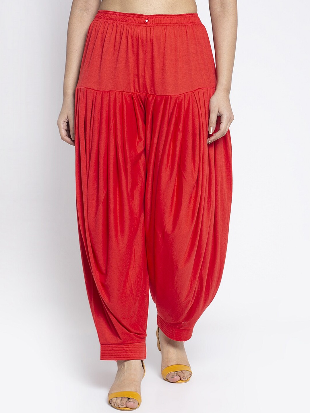

GRACIT Loose-Fit Mid-Rise Patiala, Red