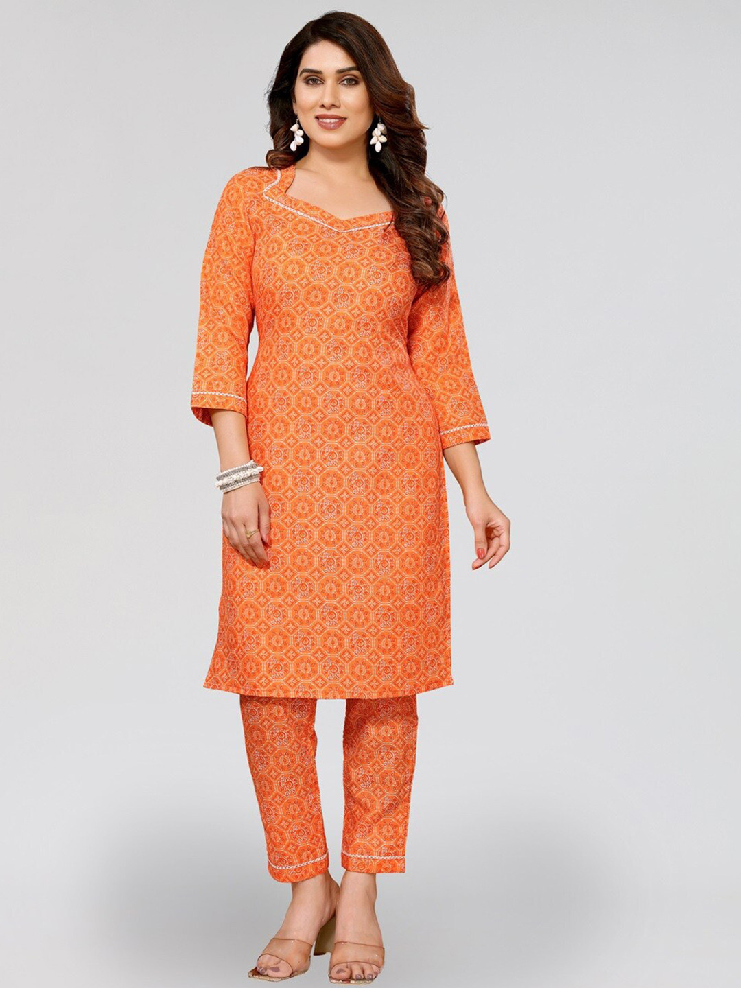 

PYARI - A style for every story Women Ethnic Motifs Printed Regular Kurta with Trousers, Orange