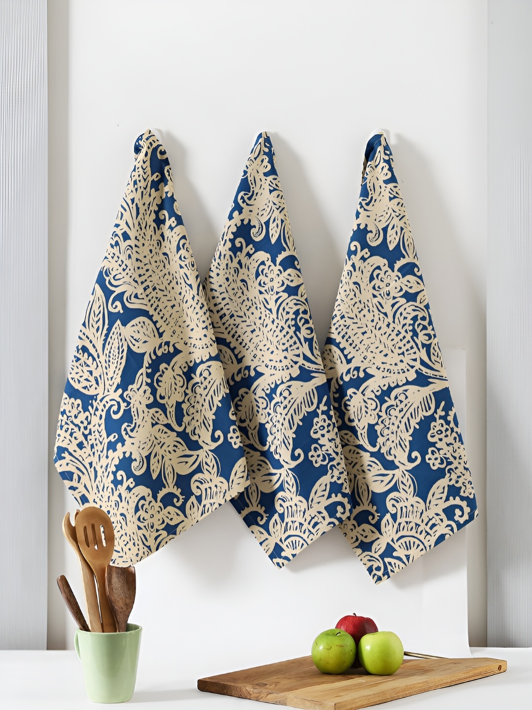 

TARAN LIVING 3-pcs Beige & Blue Printed Cotton Kitchen Towels