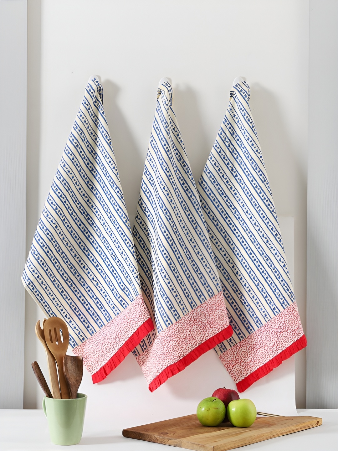 

TARAN LIVING 3-pcs Off White & Blue Printed Cotton Kitchen Towels