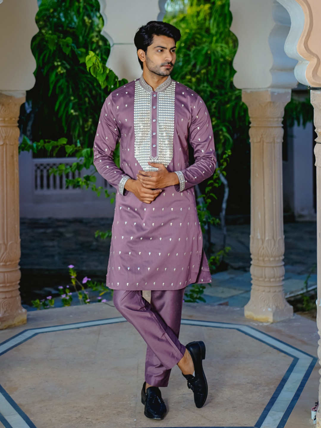 

Be Desi Embroidered Regular Sequinned Kurta with Pyjamas, Mauve