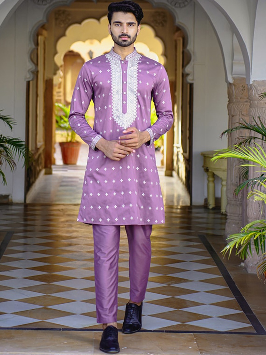 

Be Desi Men Floral Embroidered Regular Thread Work Kurta with Pyjamas, Mauve