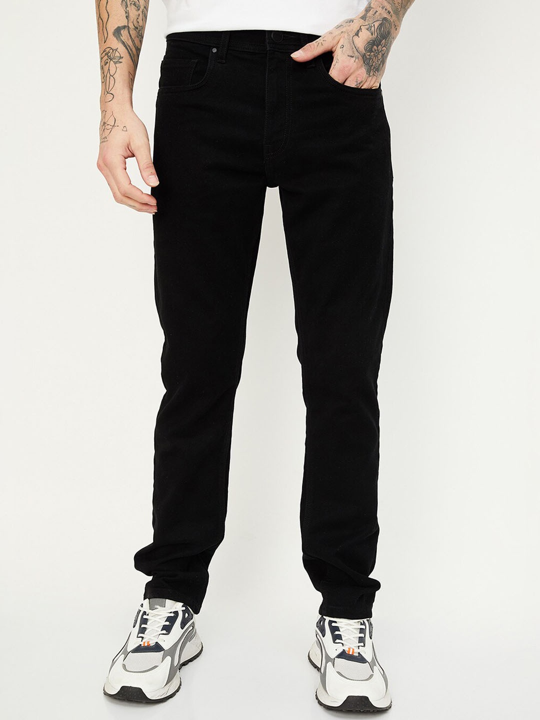 

max Men Mid Rise Clean Look Jeans, Black