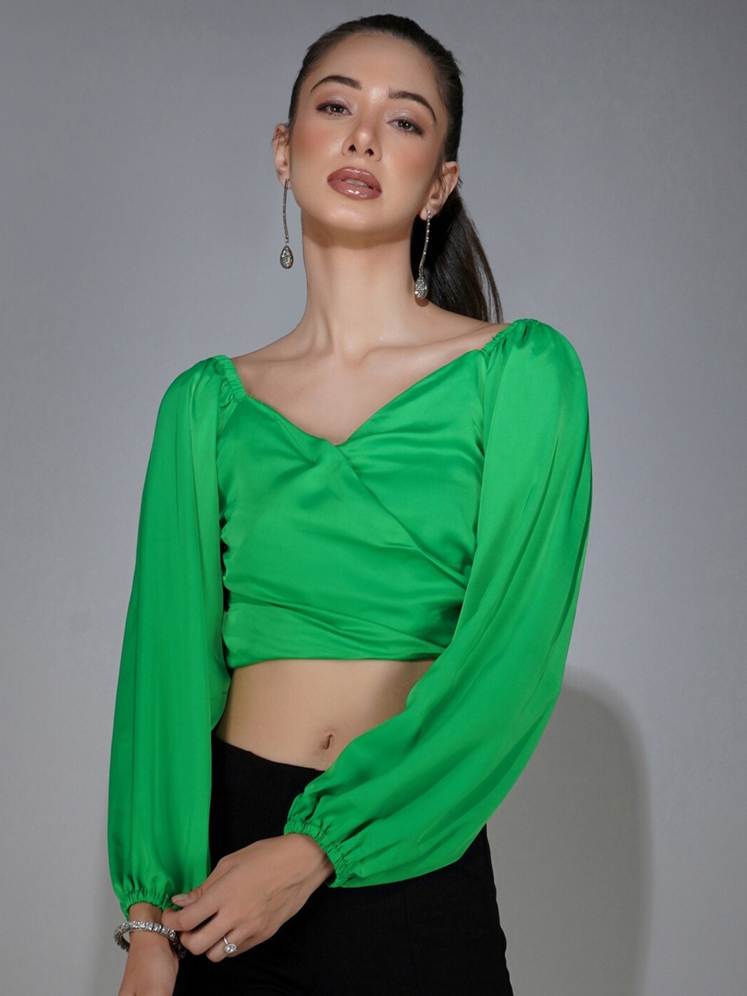 

DELAN V-Neck Puff Sleeves Satin Crop Top, Green