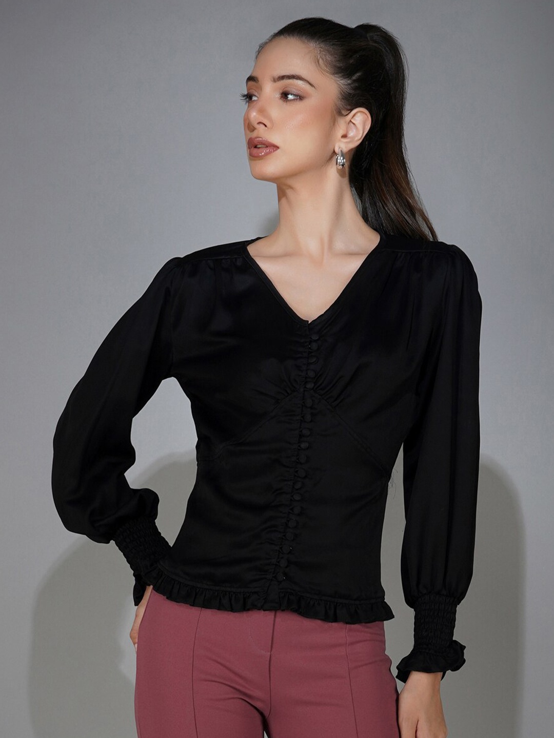 

DELAN V-Neck Cuffed Sleeves Top, Black