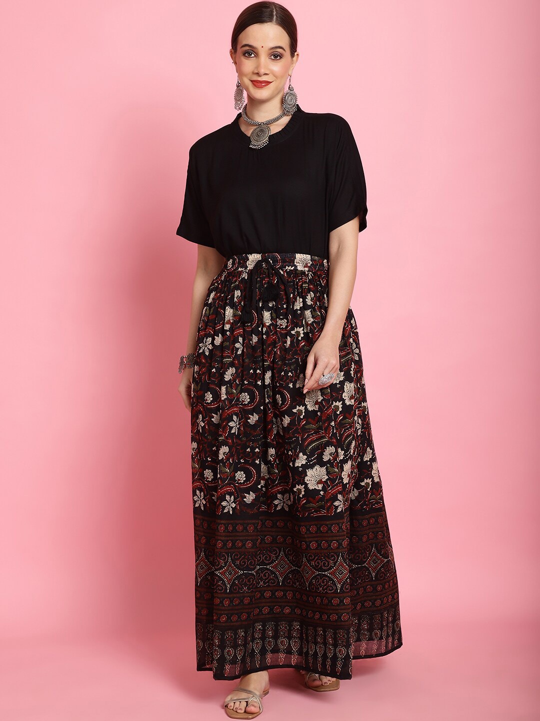 

Prakrti Black & Maroon Short Sleeves Top & Printed Maxi Skirt