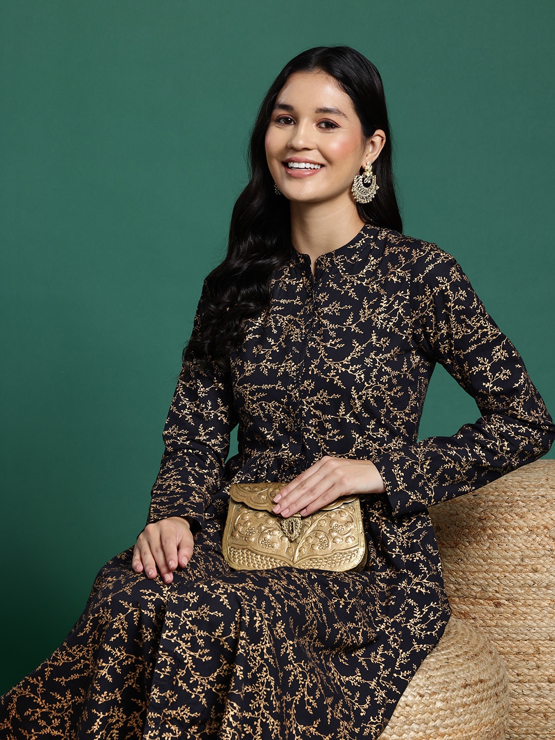 

Sangria Women Printed Pure Cotton Kurta with Trousers, Black