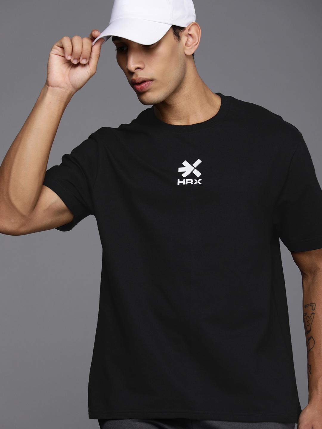 

HRX by Hrithik Roshan Men Drop-Shoulder Sleeves Pure Cotton T-shirt, Black