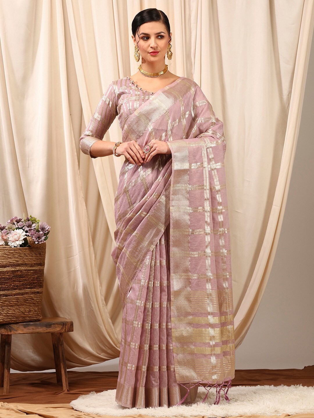 

Mitera Woven Design Zari Poly Linen Banarasi Saree, Mauve