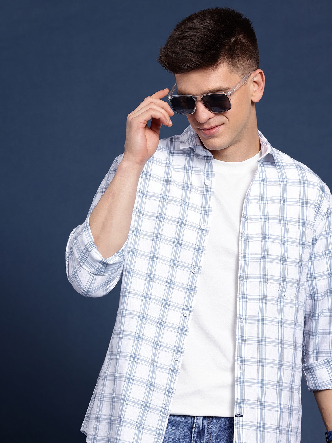 

Mast & Harbour Men Standard Tartan Checked Cotton Casual Shirt, White