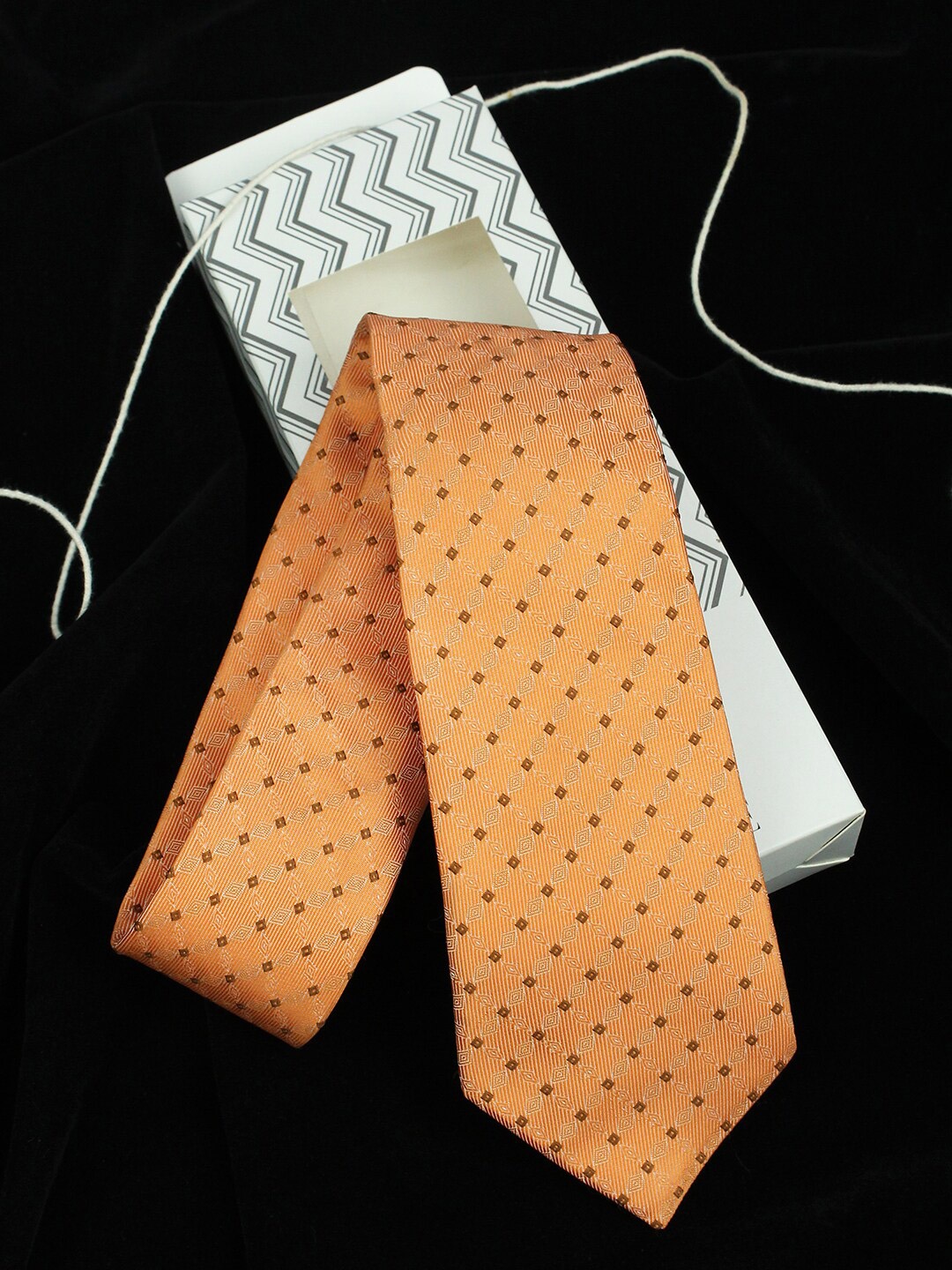 

Kavove Men Woven Design Broad Tie, Orange