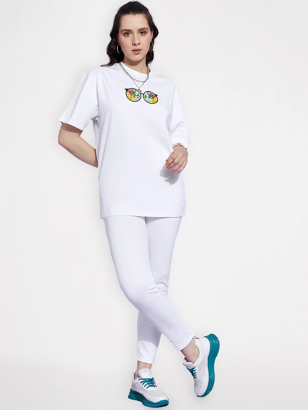 

EDRIO Round Neck Oversized Pure Cotton T-Shirt & Mid-Rise Trouser, White