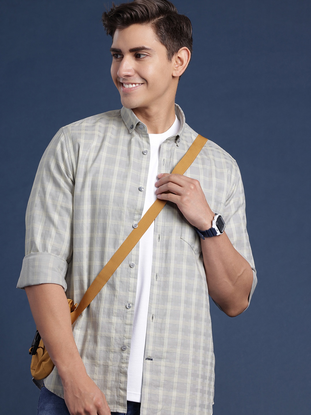 

Mast & Harbour Men Standard Checked Pure Cotton Casual Shirt, Grey