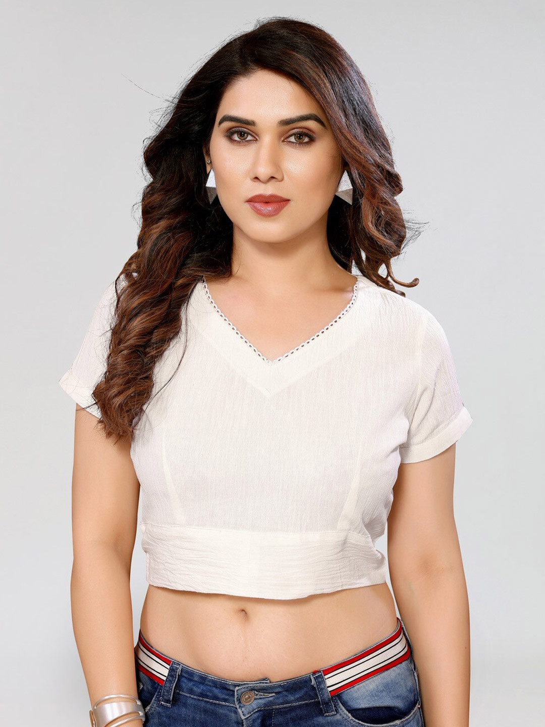 

PYARI - A style for every story Pure Linen Crop Top, White