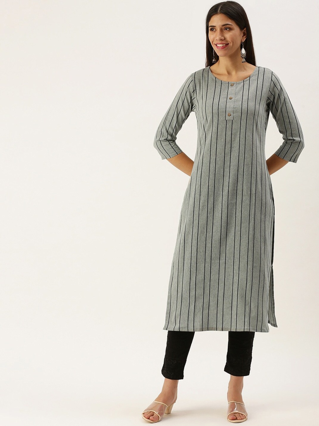 

HRITIKA Striped Round Neck Kurta, Grey